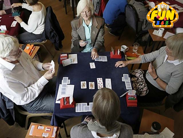 Game bài online fun365 club và chiêu trò tâm lý - Với game bài truyền thống