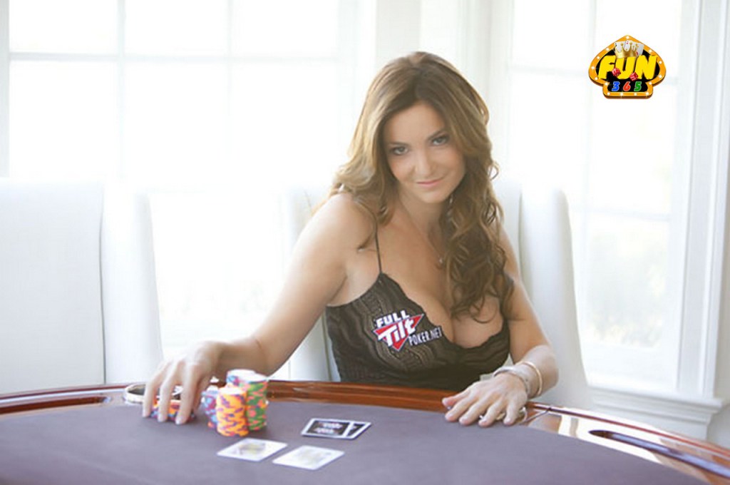 Game Poker dễ làm cho những bóng hồng nóng bỏng yêu thích | Fun365 Club