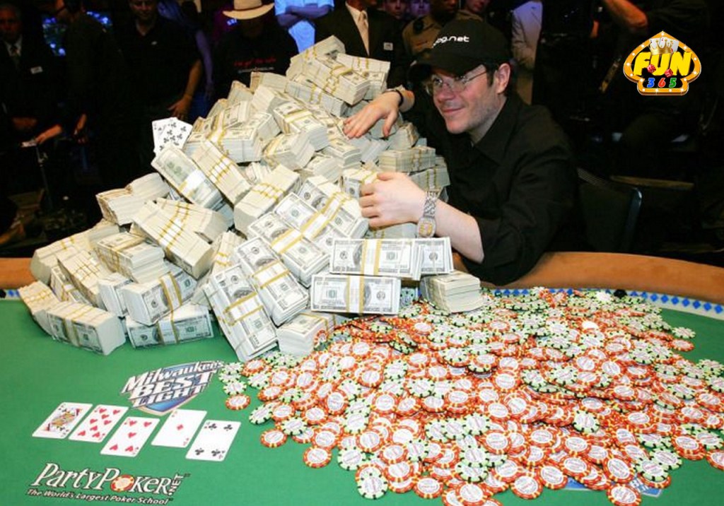 Những khoản tiền thưởng đồ sộ trong game Poker | Fun365 Club