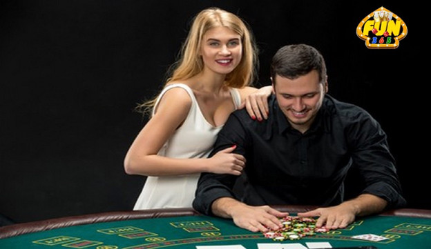 Rảnh ngày Tết nên chơi Sâm hay chơi xóc đĩa