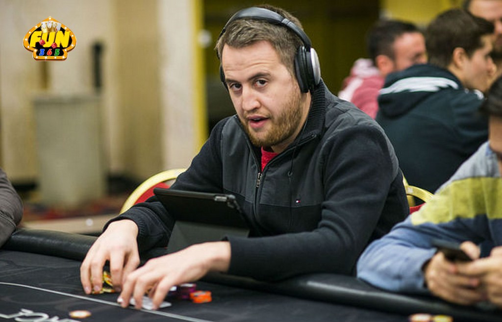Tai nghe của cao thủ chơi Poker | Fun365 Club